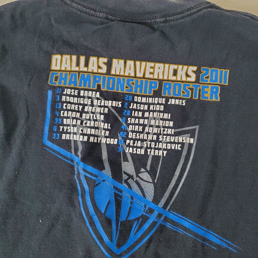 2011 Dallas Mavs Championship Roster Tee 5t/6 - Picture 8 of 8